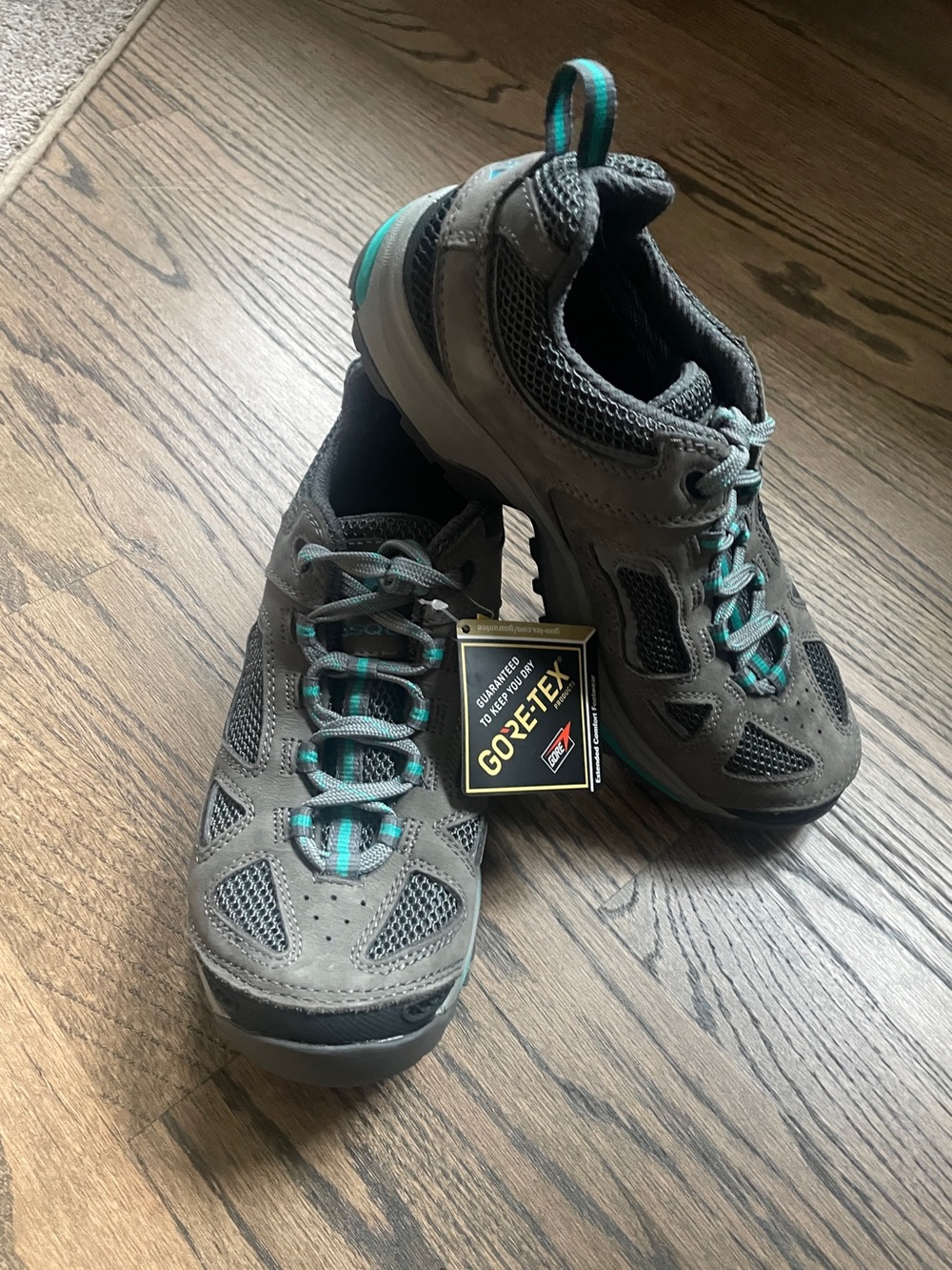NWT Vasque Women's Talus AT Waterproof Hiking Boots size 9M